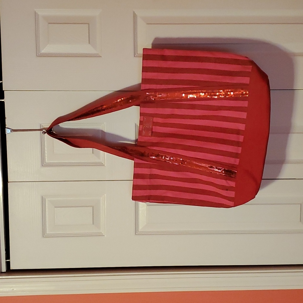 VS Tote